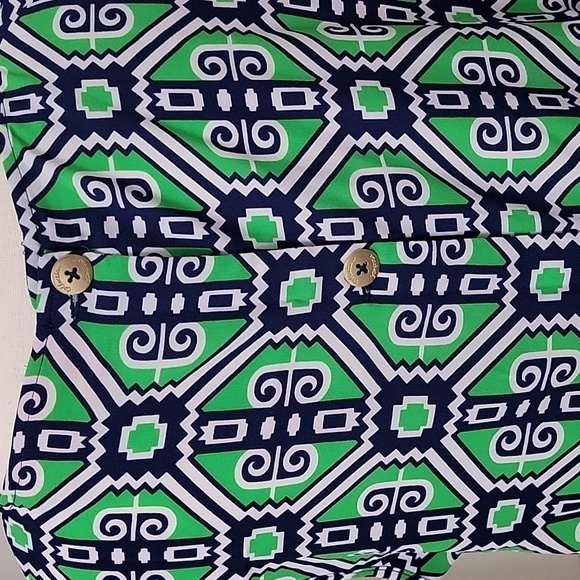 Macbeth Size L Green Blue White Patterned Sleeveless Button Back Blouse, NWOT - Picture 4 of 12